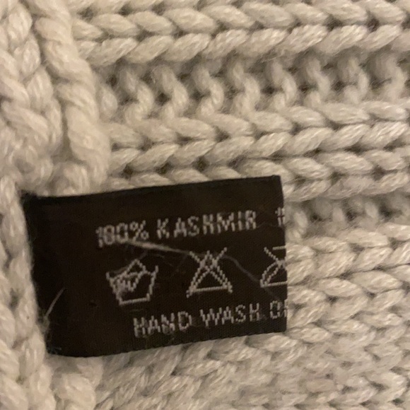 Rani Arabella Cashmere Throw Light Blue grey - Picture 6 of 7